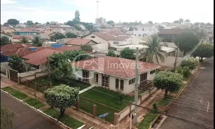 Impecável Casa à Venda na Orla Morena em Campo Grande-MS: 4 Quartos, 1 Suíte, 4 Salas, 2 Banheiros, 7 Vagas, 289,61 m²!