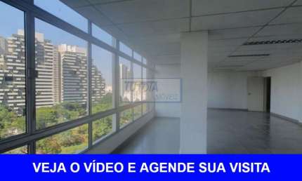 EXCELENTE CONJUNTO COMERCIAL PARA LOCAÇÃO NA RUA BERNARDINO DE CAMPOS