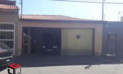 Sobrado com 180m² localizado na Vila Floresta em Santo André/SP.