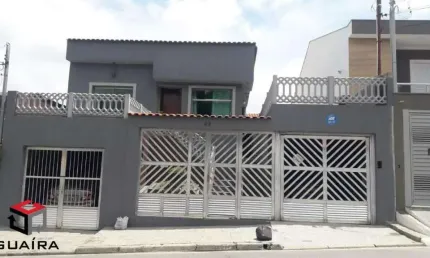 Sobrado com 253m² localizada no Bairro Independência em São Bernardo do Campo/SP.