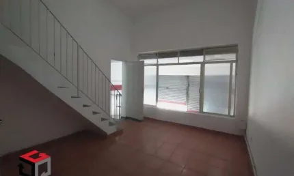 Imóvel vago, assobradado próximo a prefeitura do municipio