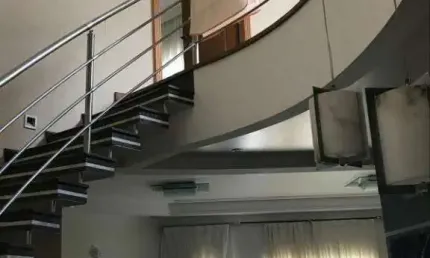 Sobrado amplo com 286m², localização mais que privilegiada no Bairro Jardim em Santo André/SP.