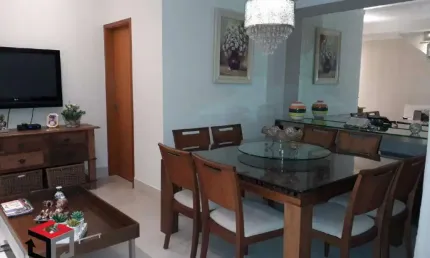 Cobertura 176 metros com 3 dormitórios sendo 1 suíte, 2 vagas de garagem.