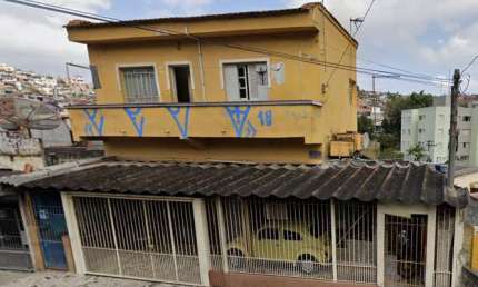 Área total: 532,30 m² - 2 Terrenos 1 com 282,30 m² e outro com 250 m².