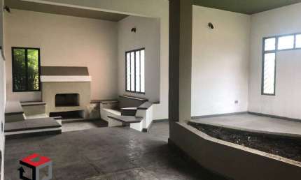 Sobrado de 485m² no Bairro Dos Casa em São Bernardo do Campo - SP