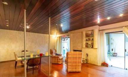 Sobrado amplo com 358 m² localizado no Jardim do Mar em São Bernardo do Campo/SP.