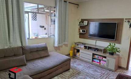 Casa com 300m² localizada na Vila Scarpelli em Santo André/SP.