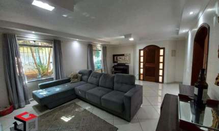 Sobrado de 327 m² na Vila Pires em Santo André - SP