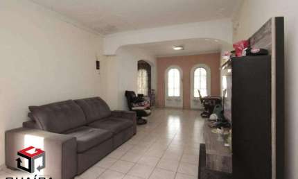 Casa de 300m², localizada no bairro Ipiranga- São Paulo- SP.