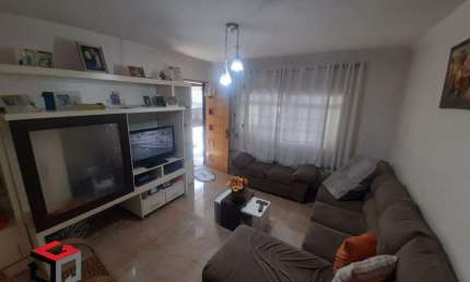Casa com 130m² localizado no Bairro Novo Oratório em Santo André.