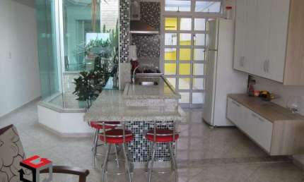 Sobrado de 237m², localizado no Bairro Paraíso em Santo André - SP