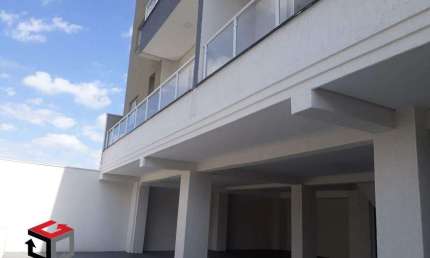 Apartamento 2 quartos, 1 suíte, espaçosa varanda gourmet e 2 vagas de garagem.