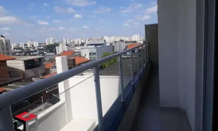 Cobertura de Frente, 2 dormitórios, 1 suíte, lavabo na cobertura e 2 vagas de garagem.