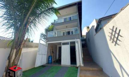 Sobrado à venda 3 quartos 1 suíte 5 vagas Valparaíso - Santo André - SP