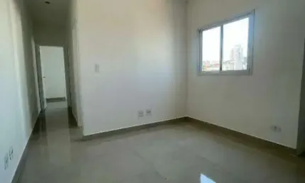 Cobertura com elevador 90 m², 1 suíte, 2 banheiros e garagem coberta.