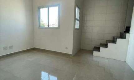 Cobertura Frente com Elevador 90 m², 1 suíte, 2 banheiros e garagem coberta.