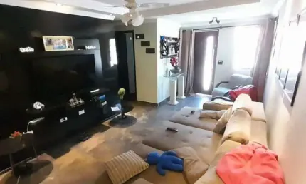 Casa com piscina com 188m² localizada no Parque Jaçatuba em Santo André/SP.