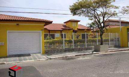 Casa à venda 4 quartos 1 suíte 4 vagas Centreville - Santo André - SP