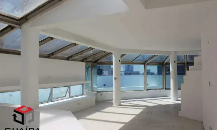 Cobertura Triplex de 642m² na Santa Cecília à venda de altíssimo padrão.