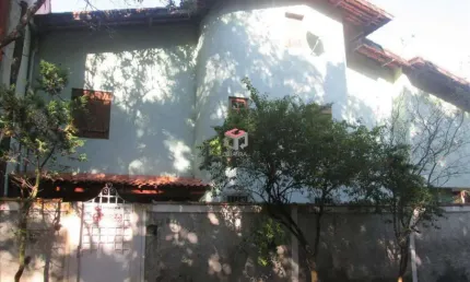 Sobrado com 150m² no bairro Alves Dias em São Bernardo do Campo - SP.
