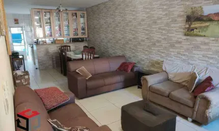 Casa térrea com 3 quartos no Bairro Jardim Sonia Maria em Mauá - SP