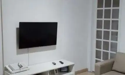 Apartamento Espaçoso com 90m² no 1° Andar - Sem Condomínio, localizado no Bairro Camilopolis em Santo André.