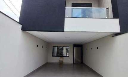 Sobrado à venda com 3 quartos, totalizando 200 m², localizado no Rudge Ramos, em São Bernardo do Campo.