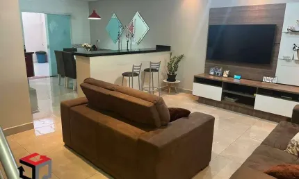 Sobrado à venda 3 quartos 3 suítes 2 vagas Alves Dias - São Bernardo do Campo - SP
