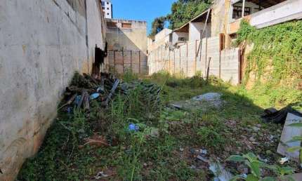 Terreno com 400 m² Localizado no Bairro Valparaíso em Santo André - SP.