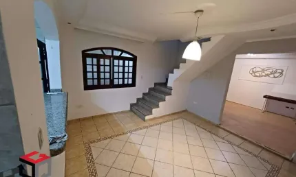Sobrado à venda 3 quartos 2 suítes 2 vagas Batistini - São Bernardo do Campo - SP