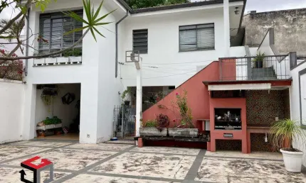 Sobrado de 400m² / Bairro Campo Belo em São Paulo - SP
