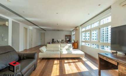 Apartamento 3 Dormitórios em Jardim Paulista com 239m²