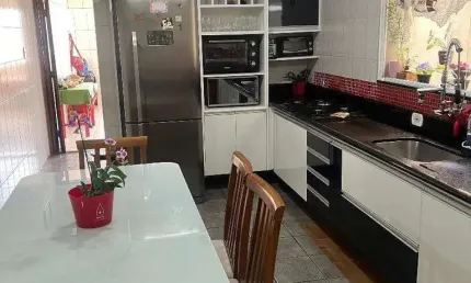 Sobrado à venda 3 quartos 1 suíte 2 vagas Nova Petrópolis - São Bernardo do Campo - SP