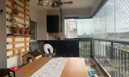 Apartamento 3 Dormitórios em Vila Anastácio com 91m²