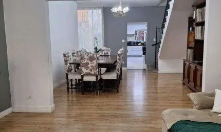Sobrado Residencial 3 Dormitórios na Vila Monumento com 270 m2