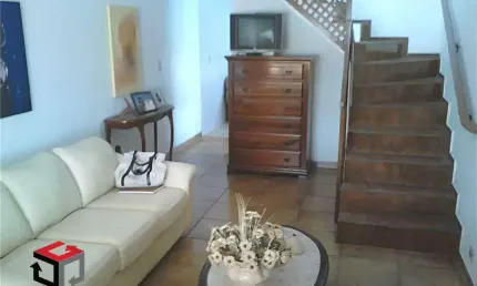 Assobradada com 2 quartos e 2 vagas no Bairro Baeta Neves