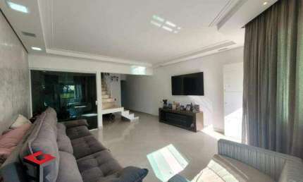 Sobrado com design moderno, 3 dormitórios, suíte, 5 vagas de garagem