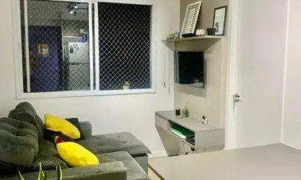 Sobrado na Lapa com 2 Dormitórios, cozinha repleta de armários, sala 2 ambientes, lavanderia, dependência de empregada, quintal, sem vaga de garagem.