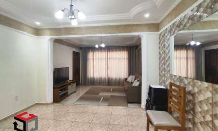 Casa de 272m² no Jd. Santo André em Santo André - SP