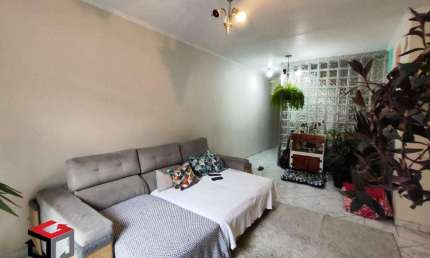 Sobrado de 221m² no Jd. Santo André em Santo André - SP