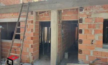 Casa à venda 3 quartos 1 suíte 2 vagas Vitória - Santo André - SP