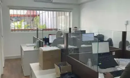 Casa Residencial ou Comercial em Vila Nova Conceição com 320m²