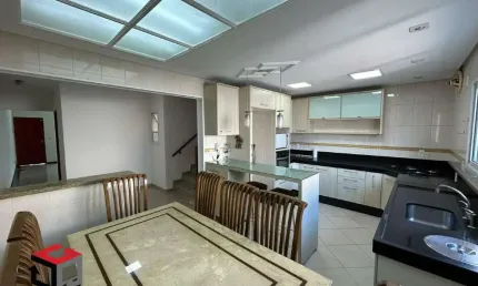 Sobrado à venda 4 quartos 1 suíte 6 vagas Centro - São Bernardo do Campo - SP