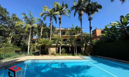 Linda chácara no Riacho Grande com acesso à represa e terreno de 3.000m²