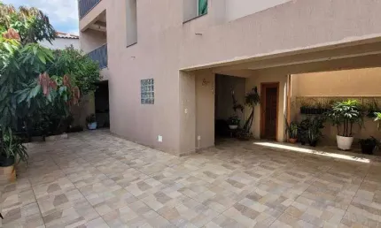 Sobrado à venda 3 quartos 2 suítes 5 vagas Humaitá - Santo André - SP