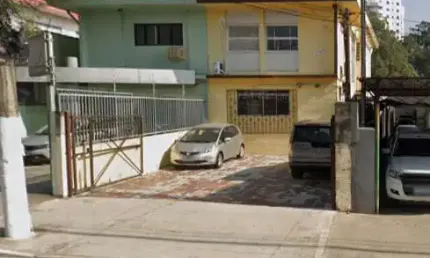 Sobrado com 280m² localizado no Bairro de Santo Amaro em São Paulo - SP.