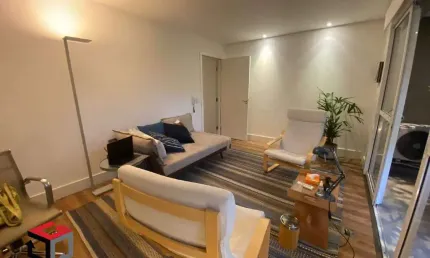 Excelente sala comercial á venda numa região privilegiada.