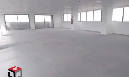 Belíssima sala comercial á venda com 316 m² na Chácara Santo Antonio.