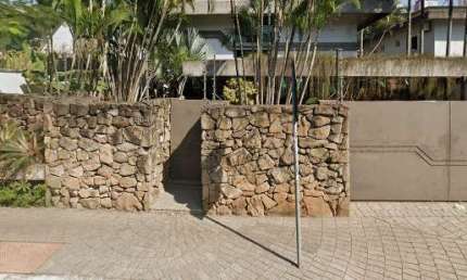 Casa com 947 m² localizada no Jardim das Bandeiras - São Paulo - SP.