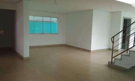 Sobrado com 330m² localizado no Jardim da Saúde em São Paulo - SP.